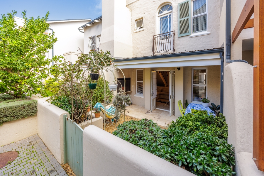 2 Bedroom Property for Sale in Koelenhof AH Western Cape